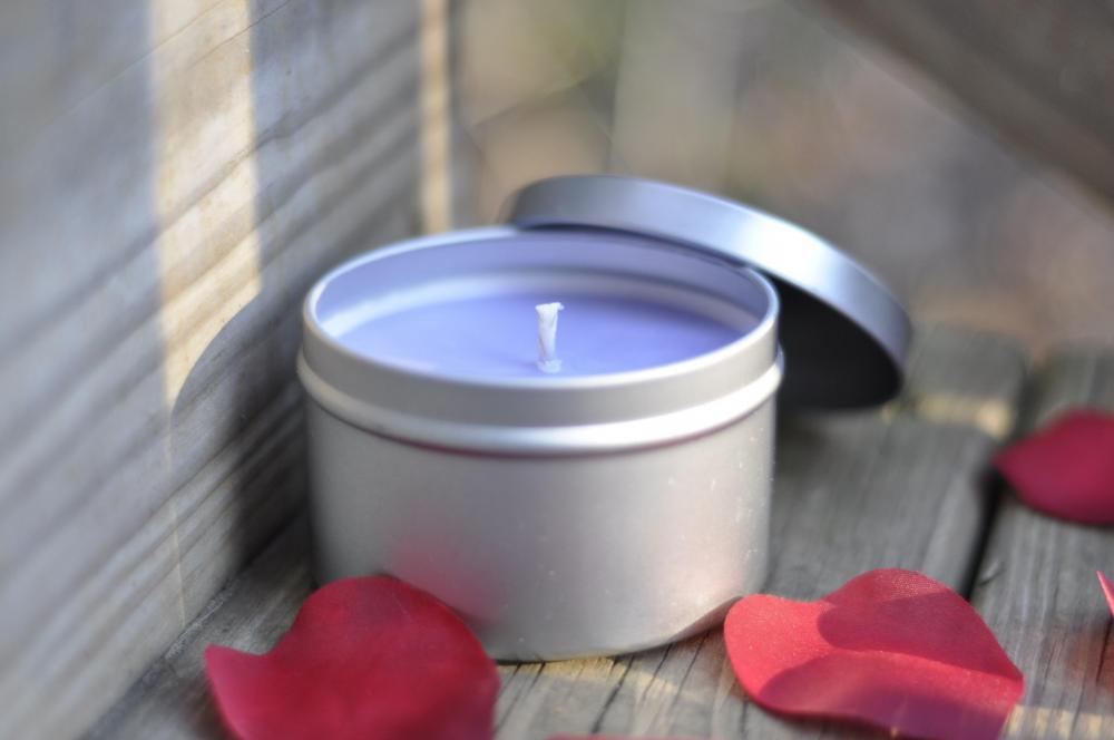 Sweet Pea And Vanilla Soy Candle 8 Ounce Tin, Great Way To Spice Up Your Home For Spring.